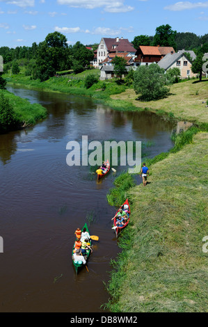 Kanufahrt am Fluss Abava in Sabile, Deutschland, Europa Stockfoto