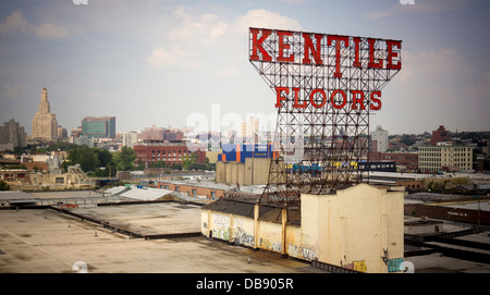 Die kultigen Kentile Böden zu unterzeichnen, im Stadtteil Gowanus in New York Stockfoto