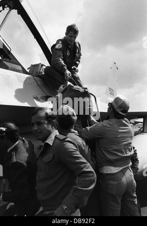 Während einer Zeremonie in Kairo West Air Base im Jahr 1982 erhielt Ägypten die erste Partie der f-16 Kämpfer. Stockfoto