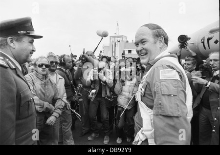 Während einer Zeremonie in Kairo West Air Base im Jahr 1982 erhielt Ägypten die erste Partie der f-16 Kämpfer. Stockfoto