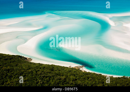 Luftaufnahme der Verlagerung Sandbänke und türkisfarbene Wasser des Hill Inlet. Whitsunday Island, Whitsundays, Queensland, Australien Stockfoto