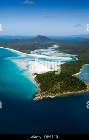 Luftaufnahme von Tongue Point, Hill Inlet und Whitehaven Beach. Whitsunday Island, Whitsundays, Queensland, Australien Stockfoto