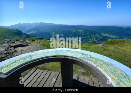 Panoramablick von der Sicht der Kette der Monts Dore. Puy-de-Dôme. Auvergne. Frankreich. Stockfoto