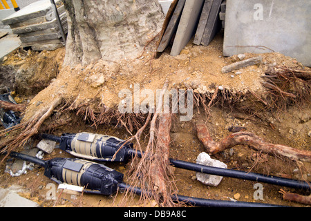 Stromleitung unterirdisch arbeitet in Straße offen unterirdischen arbeiten Abzweigdosen Stockfoto