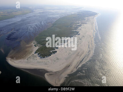 Eine Luftaufnahme zeigt Osten Ostfriesischen Insel Norderney, auf der verkehrsreichsten Inseln in den Nationalpark niedersächsischen Wattenmeer, Deutschland, 22. Juli 2013. Foto: Ingo Wagner Stockfoto