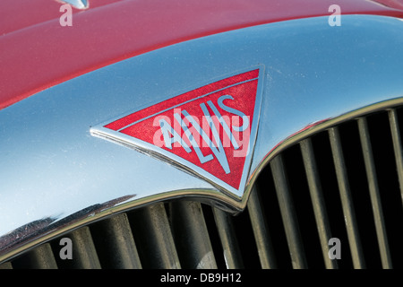 Das Abzeichen auf der Chrom-Kühlergrill eines Oldtimers britische Alvis motor Stockfoto