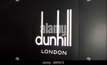 dunhill Geschäft Schild Nahaufnahme auf schwarz Stockfoto