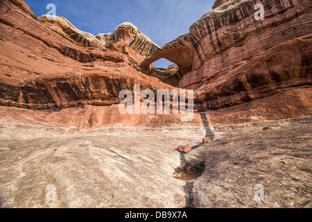 Paul Bunyans Töpfchen Bogen, Horse Creek, Needles District, Canyonlands National Park, Utah. Stockfoto