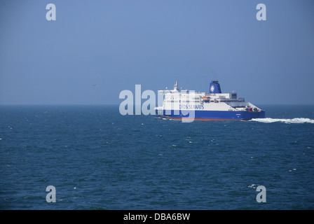 DFDS Fähre über den Kanal zwischen Dunkerque und Dover Stockfoto