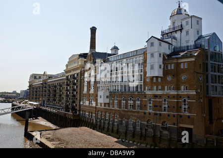 Butlers wharf und verankern Sudhaus am Ufer des Flusses Themse Shad Thames London England UK Stockfoto