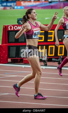 Zuzana Hejnova gewinnt die 400-Meter-Hürdenlauf der Frauen während der Sainsbury Jubiläumsspiele im Queen Elizabeth Olympic Park Stadium, London am 26. Juli 2013, UK Stockfoto