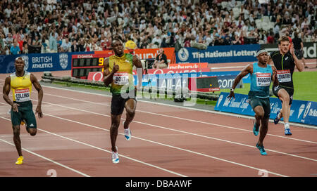 Usain Bolt gewinnt die Herren 100m während der Sainsbury Jubiläumsspiele im Queen Elizabeth Olympic Park Stadium, London am 26. Juli 2013, UK Stockfoto