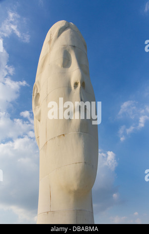 Traum, eine 20m hohe Skulptur in Bold Waldpark, Sutton Manor Zeche, St Helens, Merseyside, England. Stockfoto