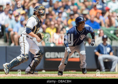 Milwaukee, Wisconsin, USA. 25. Juli 2013. 25. Juli 2013: San Diego Padres Center Fielder Alexi Amarista #5 während der Major League Baseball Spiel zwischen den Milwaukee Brewers und den San Diego Padres im Miller Park in Milwaukee, Wisconsin. San Diego schlagen Milwaukee 10-8. John Fisher/CSM. Bildnachweis: Csm/Alamy Live-Nachrichten Stockfoto