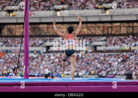 London, UK. 26. Juli, Jennifer Suhr schließt Frauen Stabhochsprung bei der Diamond League spielen, 2. Platz, Geburtstag Spiele britischen Leichtathletik, London. 2013. Foto: Credit: Rebecca Andrews/Alamy Live-Nachrichten Stockfoto