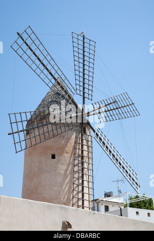 Windmühle in der Stadt von Palma auf der Baleareninsel Mallorca Stockfoto