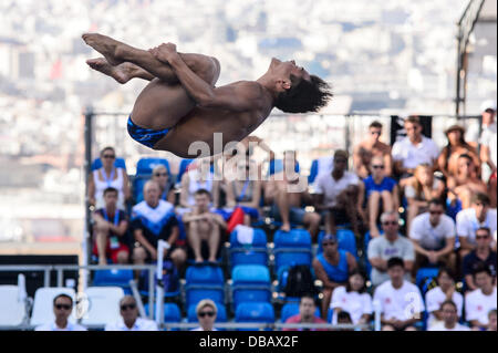 Barcelona, Spanien. 26. Juli 2013: Chinas Chong He konkurriert in der Männer 3-Meter-Sprungbrett Finale bei den 15. FINA Weltmeisterschaften in Barcelona. Bildnachweis: Matthi/Alamy Live-Nachrichten Stockfoto