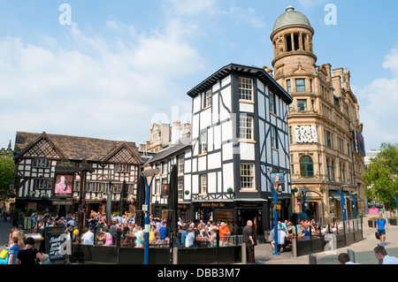 Die alte Wellington Pub und Corn Exchange Building, Manchester, UK Stockfoto