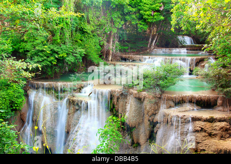 Huay Mae Kamin Wasserfall in Kanchanaburi, Thailand Stockfoto