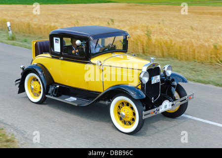 Oldtimer-Rallye für mindestens 80 Jahre alten Oldtimer mit Ford A Coupé, gebaut im Jahr 1930 Stockfoto