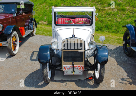 Oldtimer-Rallye für mindestens 80 Jahre alten Oldtimer mit BMW Dixi Cabrio, gebaut im Jahre 1929 Stockfoto