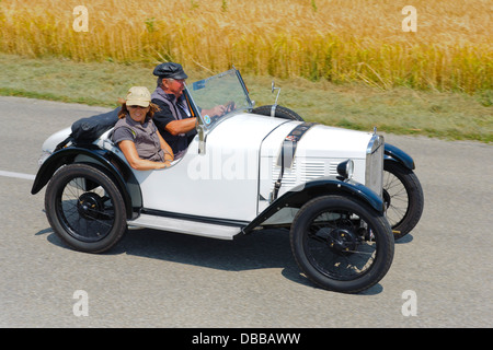 Oldtimer-Rallye für mindestens 80 Jahre alten Oldtimer mit BMW Dixi DA 3 Cabriolet, gebaut im Jahr 1930 Stockfoto