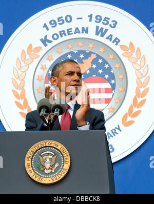 Washington DC, USA. 27. Juli 2013. US-Präsident Barack Obama liefert Bemerkungen zum 60. Jahrestag des Koreakrieges Waffenstillstandes an das Korean War Veterans Memorial in Washington, D.C Credit: Ron Sachs / Pool über CNP Credit: Dpa picture-Alliance/Alamy Live News Stockfoto