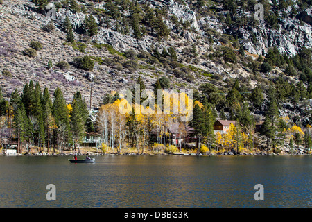 Ein Boot am Silbersee in June Lake Kalifornien im Herbst 2012 Stockfoto