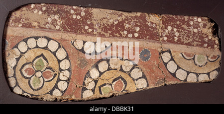 Wandmalerei-Fragment von Lotusblüten und Perle Rondelle M.73.48.146 Stockfoto