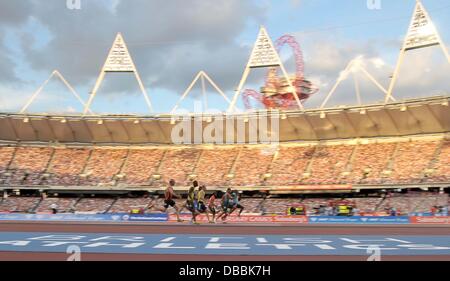 London, UK. 26. Juli 2013. Herren 100m B Rennen. Sainsburys Jubiläumsspiele. IAAF Diamond League. Olympia-Stadion. Queen Elizabeth Olympic Park. Stratford. London. VEREINIGTES KÖNIGREICH. 26.07.2013. Bildnachweis: Sport In Bilder/Alamy Live-Nachrichten Stockfoto