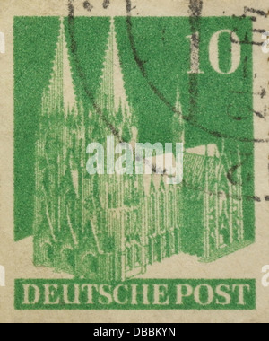 Grün 10 Pfennig Deutsche Post Briefmarke Kölner Dom ausgestellt amerikanischen und britischen Zonen, Deutschland, September 1948 Stockfoto