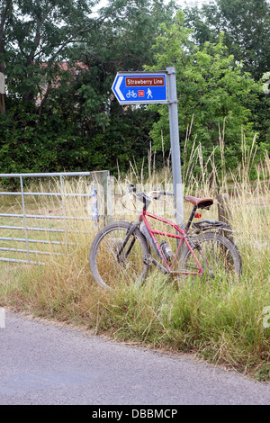 Zeichen auf der Erdbeere-Linie, nationale Zyklus Netzwerk 26, Juli 2013 Stockfoto