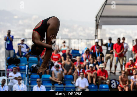 Barcelona, Spanien. 27. Juli 2013: Kanadas Jennifer Abel konkurriert der Frauen 3-Meter-Sprungbrett Finale bei den 15. FINA Weltmeisterschaften in Barcelona. Bildnachweis: Matthi/Alamy Live-Nachrichten Stockfoto