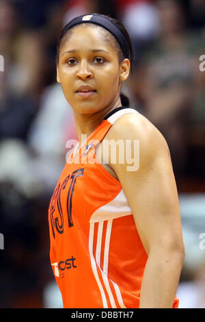 Uncasville, Connecticut, USA. 27. Juli 2013. Western Conference leiten Sie Maya Moore (23) aus Minnesota Lyn während des 2013 WNBA All-Star-Spiels im Mohegan Sun Arena. Der Western Conference besiegte im Osten 102 / 98. Anthony Nesmith/CSM/Alamy Live-Nachrichten Stockfoto