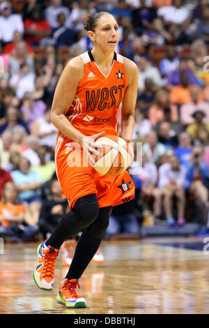 Uncasville, Connecticut, USA. 27. Juli 2013. Western Conference bewachen Diana Taurasi (3) von den Phoenix Mercury in Aktion während des 2013 WNBA All-Star-Spiels im Mohegan Sun Arena. Der Western Conference besiegte im Osten 102 / 98. Anthony Nesmith/CSM/Alamy Live-Nachrichten Stockfoto