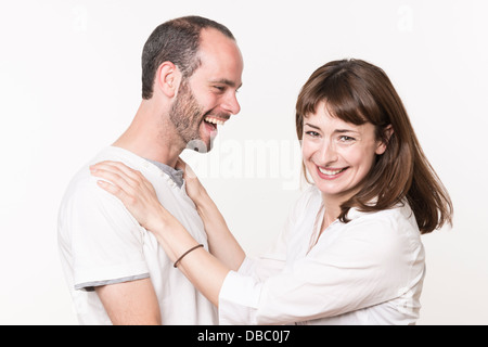 Junger Erwachsener paar fröhlich zusammen Stockfoto