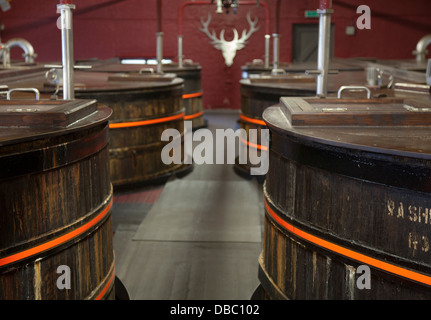 Whiskey-Maischeverarbeitung in der Scottish Dalmore, einer großen Destillerie in Alness, Schottland, nördlich von Inverness, Invernesshire, Großbritannien Stockfoto