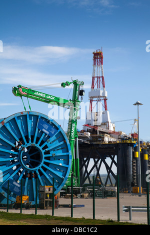 Sedco 712 Rig im Besitz von Transocean Inc. eine Bohrinsel in Invergordon, Cromarty Firth, Schottland, UK Semisub Stockfoto