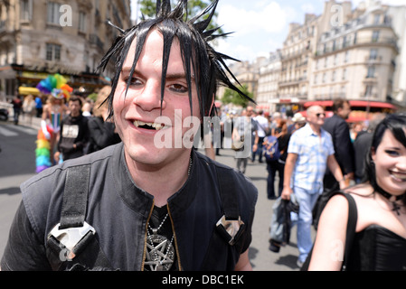 Französische Punks beteiligen an der CSD-Parade in Paris, Frankreich. Stockfoto