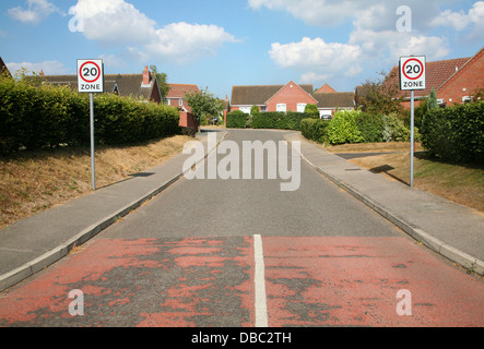 20 km/h Wohngebiet Straße Reedham Norfolk England Stockfoto