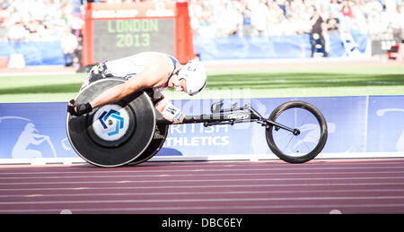 London, UK. 28. Juli 2013. vier Mal Paralympic gold Medalist David Weir gewinnt die T54 Meile im IPC international Challenge, Sainsbury's International Para Challenge, Sainsbury Jubiläumsspiele in London. Foto: Credit: Rebecca Andrews/Alamy Live-Nachrichten Stockfoto