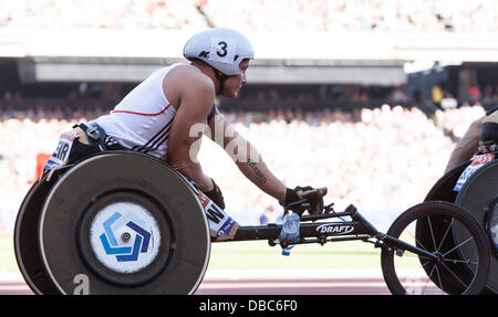 London, UK. 28. Juli 2013. vier Mal Paralympic gold Medalist David Weir gewinnt die T54 Meile im IPC international Challenge, Sainsbury's International Para Challenge, Sainsbury Jubiläumsspiele in London. Foto: Credit: Rebecca Andrews/Alamy Live-Nachrichten Stockfoto