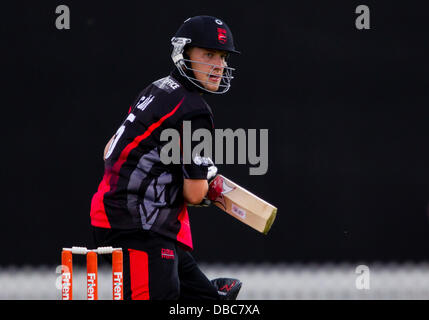 Leicester, UK. Sonntag, 28. Juli 2013.  Porträt von Josh Cobb mit der Wimper. Aktion von FriendsLife t20 Nordgruppe Cricket match zwischen Leicestershire Foxes und Yorkshire Wikinger. Bildnachweis: Graham Wilson/Alamy Live-Nachrichten Stockfoto