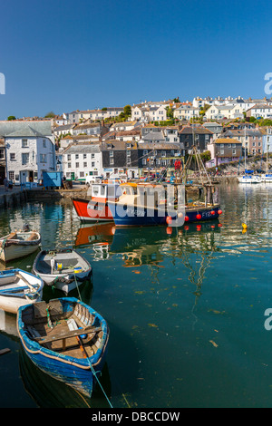 Angelboote/Fischerboote im Hafen, Mevagissey, Cornwall, England, Vereinigtes Königreich Stockfoto