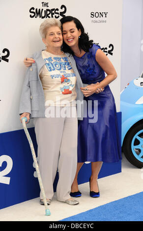 Los Angeles, Kalifornien, USA. 28. Juli 2013. Katy Perry, Ann Hudson Teilnahme an der Los Angeles-Premiere von "die Schlümpfe 2'' im Regency Village Theater in Westwood, Kalifornien am 28. Juli 2013 statt. 2013. Credit: D. Long/Globe Photos/ZUMAPRESS.com/Alamy Live-Nachrichten Stockfoto