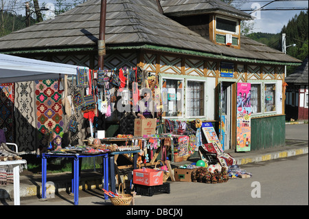 Souvenir-Stall in der Nähe von Kloster Sucevita, Bukowina, Rumänien Stockfoto