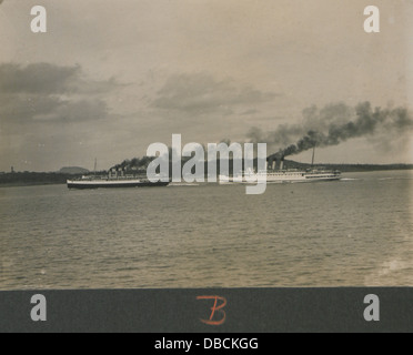 Dieses Foto zeigt die SS Princess Charlotte und Princess Victoria, zwei Schiffe, die Anfang des 20. Jahrhunderts für ihren Luxus und Passagierverkehr bedeutsam waren. Stockfoto