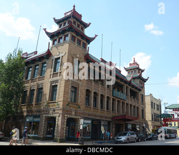 CHICAGO - 18.Juli: The Pui Tak Center Building im Bereich Chinatown von Chicago, hier gezeigt am 18. Juli 2013. Stockfoto