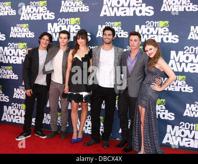 Tyler Hoechlin, Tyler Posey, Crystal Reed, Dylan O'Brien, Colton Haynes und Holland Roden 2011 MTV Movie Awards - statt Ankunft an der Gibson Amphitheater Los Angeles, California - 05.06.11 Stockfoto