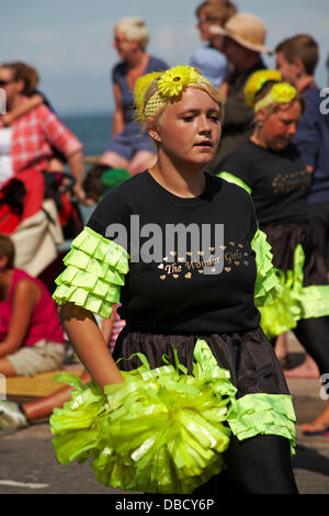 Swanage, Dorset UK 28. Juli 2013. Tausende Besucher strömen in Swanage, Prozession, als Teil von Swanage Fasnachtswoche zu sehen. Bildnachweis: Carolyn Jenkins/Alamy Live-Nachrichten Stockfoto